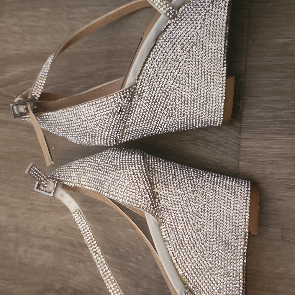 🌞2/$30 // STEVE MADDEN: Crystal Crisscross Strap Wedge Sandals - Picture 10 of 13